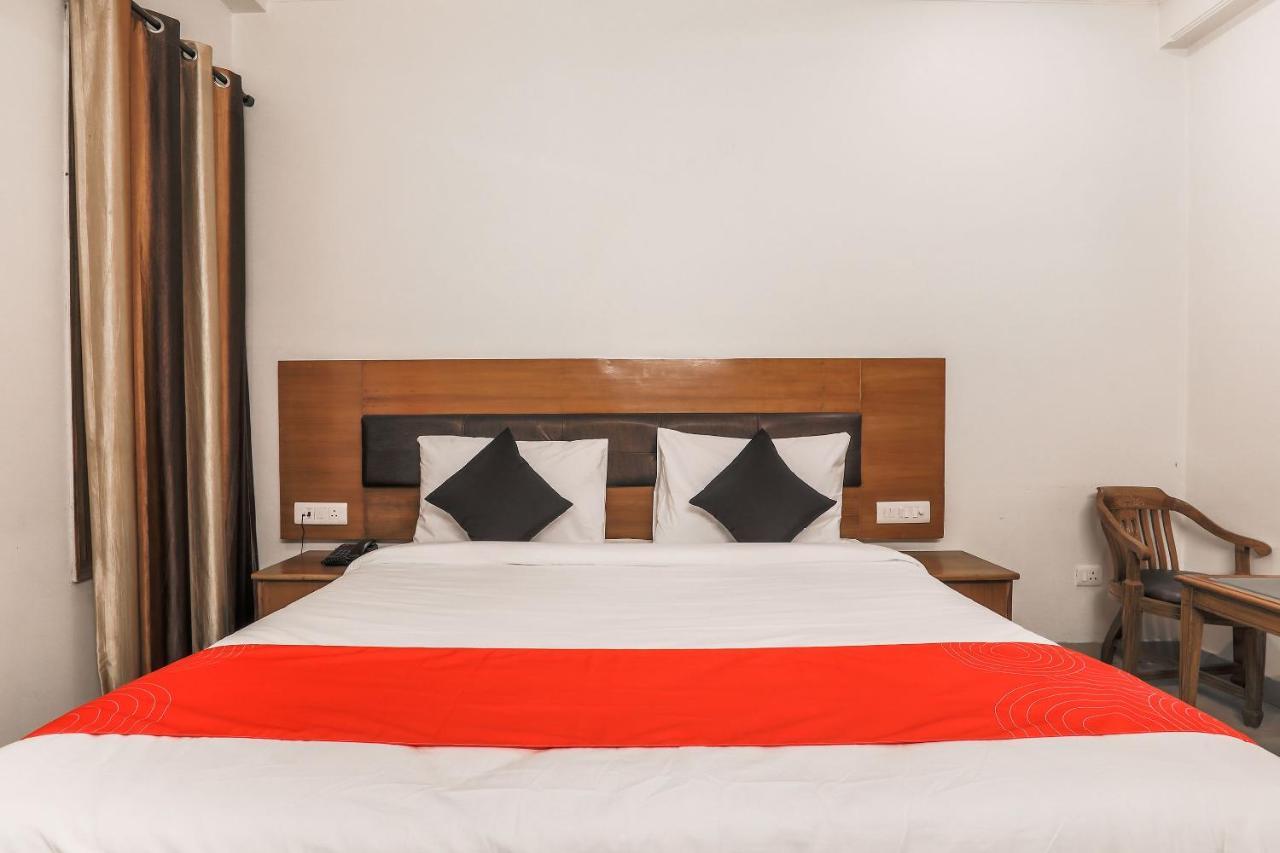 Collection O 426 Red Carpet Hotels Noida Dış mekan fotoğraf